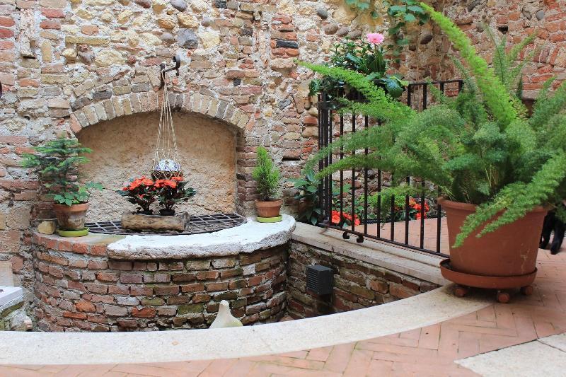 Residenza Carducci Centro Storico Apartment Verona Exterior photo